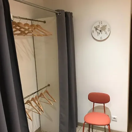 A La Vallee Heureuse Apartment *