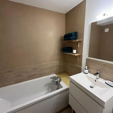 A La Vallee Heureuse Apartament