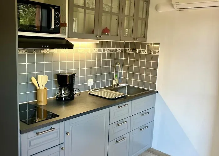 A La Vallee Heureuse Daire